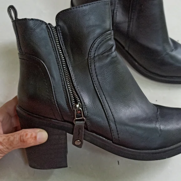 Long Shoes - Picture 9 of 10